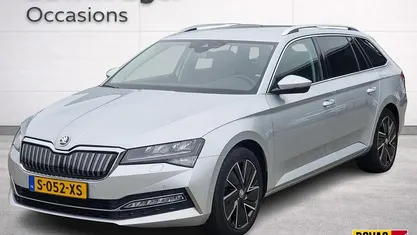 Grijs Occasion 2022 Skoda Superb Business Line Stationwagen | € 26.745 (Eerlijke prijs)