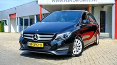 Zwart Gebruikt 2017 Mercedes B180 Edition MPV | € 14.450 (Eerlijke prijs)