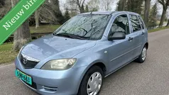 Blauw Gebruikt 2005 Mazda 2 Exclusive MPV | € 999 (Eerlijke prijs)