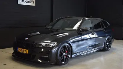 Zwart Gebruikt 2022 BMW 330 M Sport Stationwagen | € 38.950 (Goede deal)