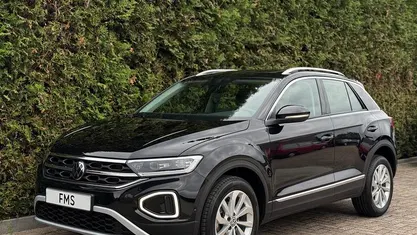 Gebruikt 2024 VW T-Roc Style SUV | € 33.890 (Eerlijke prijs)