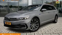 Grijs Gebruikt 2022 VW Passat Business Stationwagen | € 27.900 (Eerlijke prijs)