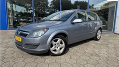 Grijs Gebruikt 2006 Opel Astra Edition Hatchback | € 1.699 (Eerlijke prijs)