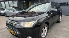 Zwart Gebruikt 2014 Mitsubishi Outlander Instyle SUV | € 7.995 (Super prijs)