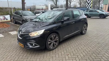 Gebruikt 2017 Renault Scénic IV Bose Edition MPV | € 9.800 (Goede deal)