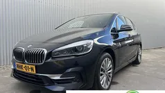 Zwart Gebruikt 2020 BMW 225 Active Tourer iPerformance MPV | € 19.950 (Eerlijke prijs)