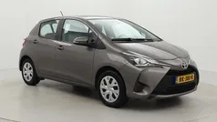 Grijs Gebruikt 2017 Toyota Yaris Hatchback | € 12.499 (Eerlijke prijs)