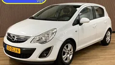 Wit, metallic lak Gebruikt 2012 Opel Corsa Edition Hatchback | € 3.945 (Eerlijke prijs)