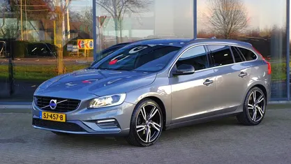 Grijs Gebruikt 2018 Volvo V60 R-Design Stationwagen | € 17.400 (Eerlijke prijs)