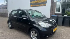 Zwart Gebruikt 2008 Daihatsu Sirion Hatchback | € 1.999 (Eerlijke prijs)