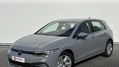 Occasion 2021 VW Golf VIII Life Hatchback | € 18.895 (Eerlijke prijs)