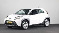 Gebruikt 2024 Toyota Aygo Play Hatchback | € 18.245 (Eerlijke prijs)