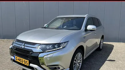 Occasion Mitsubishi Outlander P-HEV Instyle 135 PK (99 kW) 2019 SUV