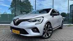 Grijs Gebruikt 2020 Renault Clio V Intens Hatchback | € 14.490 (Eerlijke prijs)
