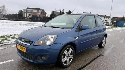 Blauw Occasion 2007 Ford Fiesta Futura Hatchback | € 1.595 (Eerlijke prijs)