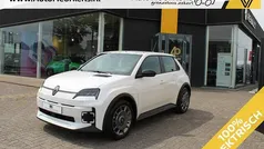 Wit Nieuw 2025 Renault R5 Night&Day Hatchback | € 25.945 (Eerlijke prijs)
