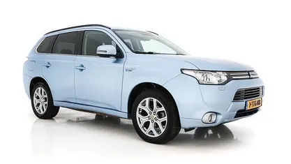 Occasion Mitsubishi Outlander Comfort Edition 203 PK (149 kW) 2014 Blauw SUV