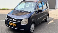 Zwart, metallic lak Gebruikt 2003 Opel Agila Color Edition Hatchback | € 995 (Eerlijke prijs)