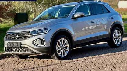 Zilver Gebruikt 2025 VW T-Roc Edition SUV | € 36.950 (Eerlijke prijs)