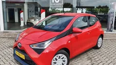 Rood Gebruikt 2021 Toyota Aygo X-play Hatchback | € 12.500 (Eerlijke prijs)
