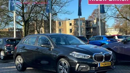 Zwart Occasion 2022 BMW 116 Hatchback | € 20.845 (Eerlijke prijs)