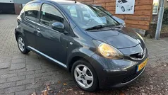 Grijs (metallic) Gebruikt 2008 Toyota Aygo Hatchback | € 3.150 (Eerlijke prijs)