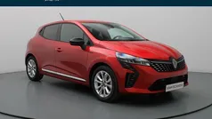 Gebruikt 2024 Renault Clio V Evolution Hatchback | € 23.490 (Eerlijke prijs)