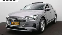 Grijs, metallic lak Gebruikt 2019 Audi e-tron Design SUV | € 25.900 (Goede deal)