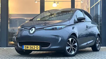 Gris titanium (grijs metallic) Occasion 2018 Renault Zoe Intens Hatchback | € 9.240 (Eerlijke prijs)