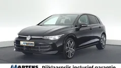 Gebruikt 2024 VW Golf VIII Style Hatchback | € 34.949 (Eerlijke prijs)