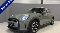 Grijs (metallic) Gebruikt 2021 Mini ONE Classic Hatchback | € 19.999 (Eerlijke prijs)