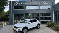 Wit Gebruikt 2022 VW T-Roc Business SUV | € 22.950 (Eerlijke prijs)