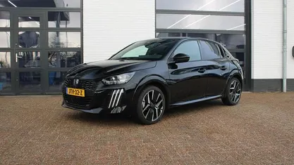 Zwart Occasion 2026 Peugeot 208 GT Hatchback | € 24.895 (Goede deal)