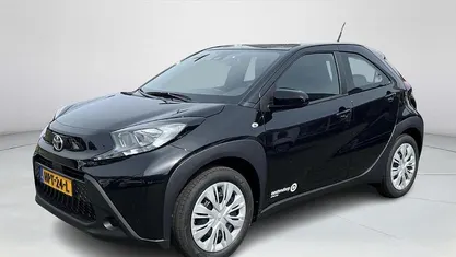 Zwart Gebruikt 2025 Toyota Aygo X Play SUV | € 18.990 (Eerlijke prijs)