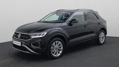 Gebruikt 2025 VW T-Roc Life SUV | € 34.940 (Eerlijke prijs)