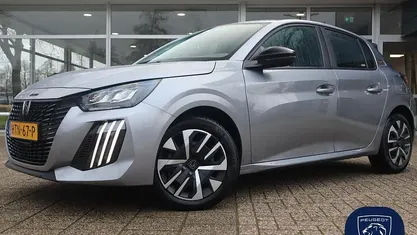 Gebruikt 2025 Peugeot 208 Style Hatchback | € 24.450 (Eerlijke prijs)
