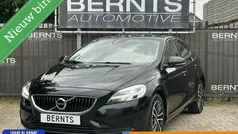 Zwart Gebruikt 2019 Volvo V40 Stationwagen | € 14.750 (Eerlijke prijs)