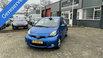 Occasion Toyota Aygo 68 PK (50 kW) 2009 Blauw Hatchback