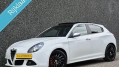 Wit Gebruikt 2010 Alfa Romeo Giulietta Quadrifoglio Hatchback | € 9.995 (Eerlijke prijs)