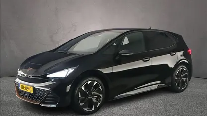 Metallic mythical black (0e) Nieuw 2026 Cupra Born Limited Edition Hatchback | € 35.900 (Eerlijke prijs)