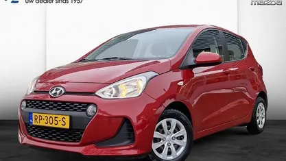 Rood (metallic) Gebruikt 2018 Hyundai i10 Comfort Hatchback | € 9.500 (Eerlijke prijs)