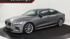 Grijs Gebruikt 2020 Volvo S60 R-Design Sedan | € 21.900 (Eerlijke prijs)