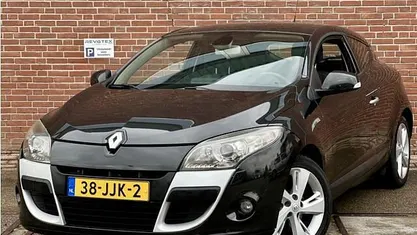 Zwart Occasion 2009 Renault Mégane Coupé Dynamique Coupé | € 1.950 (Eerlijke prijs)