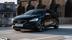 Gebruikt 2018 Volvo V40 R-Design Stationwagen | € 21.500 (Eerlijke prijs)