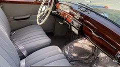 Mercedes 220