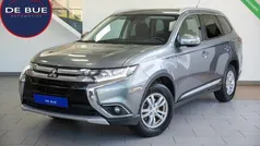 Grijs Gebruikt 2015 Mitsubishi Outlander Edition SUV | € 9.911 (Eerlijke prijs)