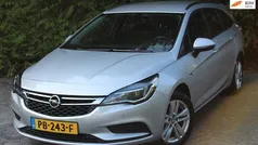 Grijs Gebruikt 2017 Opel Astra Edition Stationwagen | € 7.950 (Eerlijke prijs)