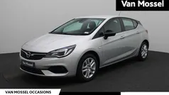 Grijs Gebruikt 2021 Opel Astra Edition Hatchback | € 14.445 (Eerlijke prijs)