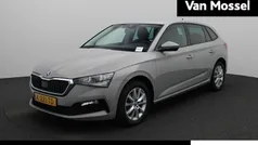 Grijs Gebruikt 2021 Skoda Scala Ambition Hatchback | € 14.400 (Eerlijke prijs)