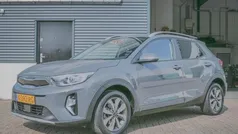 Grijs Gebruikt 2021 Kia Stonic Plus SUV | € 17.950 (Eerlijke prijs)